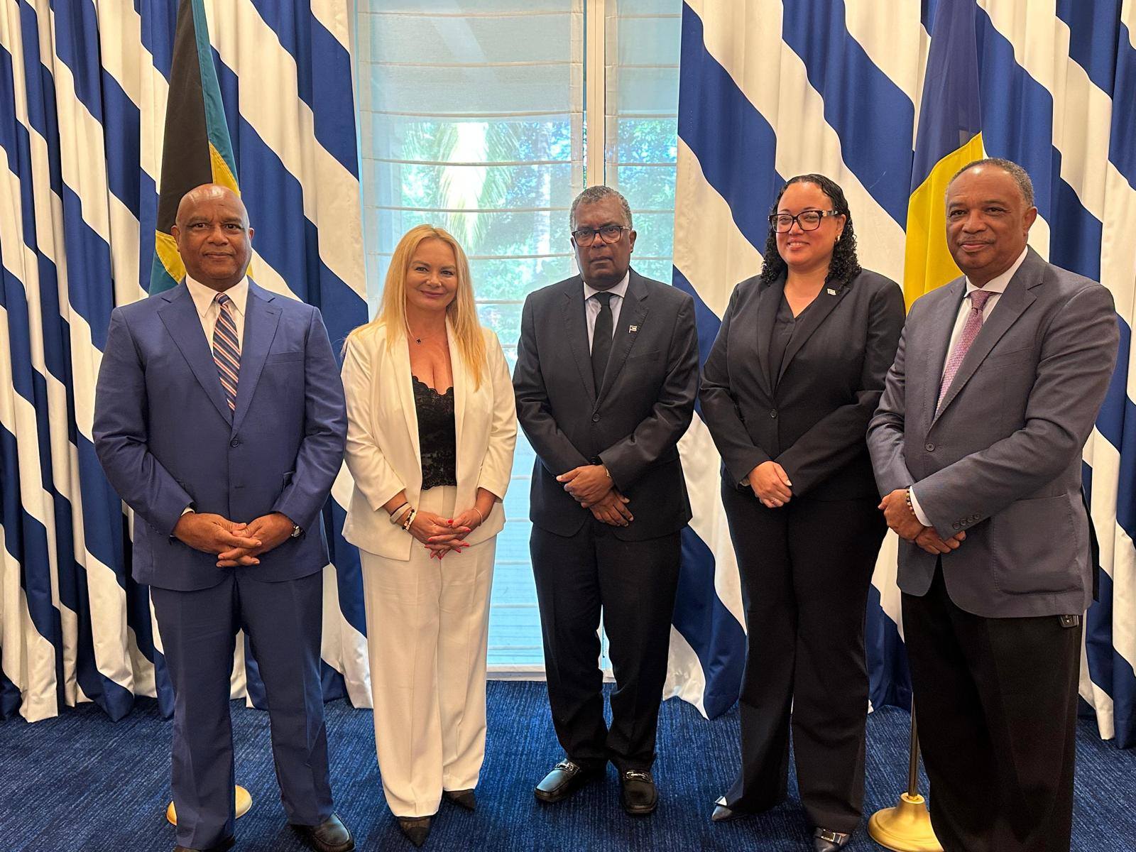 Ambassador of Romania to the Commonwealth of the Bahamas meets with Minister of Foreign Affairs of The Bahamas